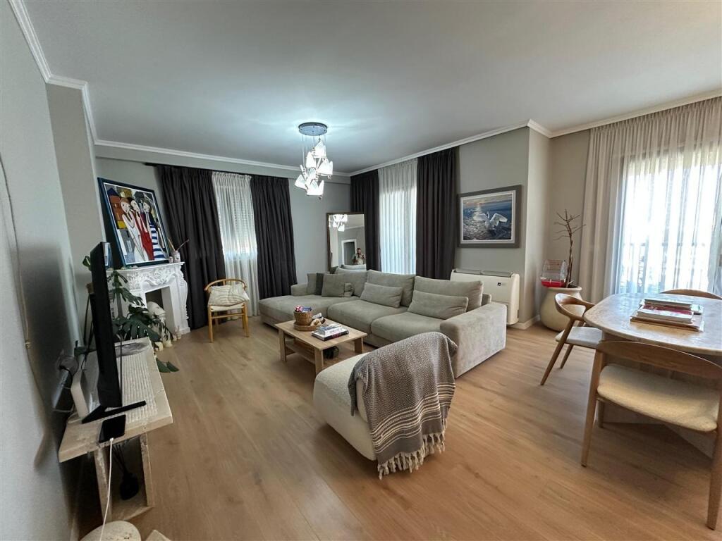 APARTAMENT ME QERA 2+1+2 RRUGA E DURRESIT 1.450 EURO