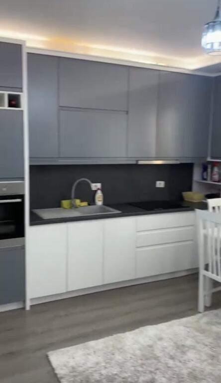 Jepet Me Qera Apartament 2+1+1 Ballkon