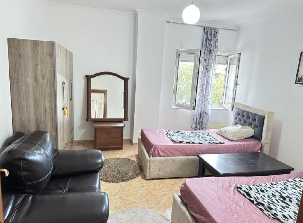 Apartament 2+1 me qira tek Zogu i Zi