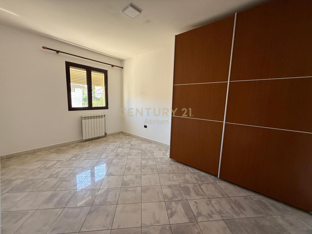 JEPET ME QIRA APARTAMENT 3+1+2 PRANE KOMPLEKSIT GRAND !