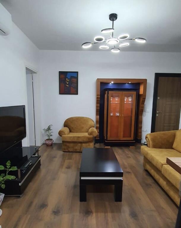 Jepet me qira apartament 1+1 TE AMERIKAN 2 Rruga E Dibres 45.000 leke