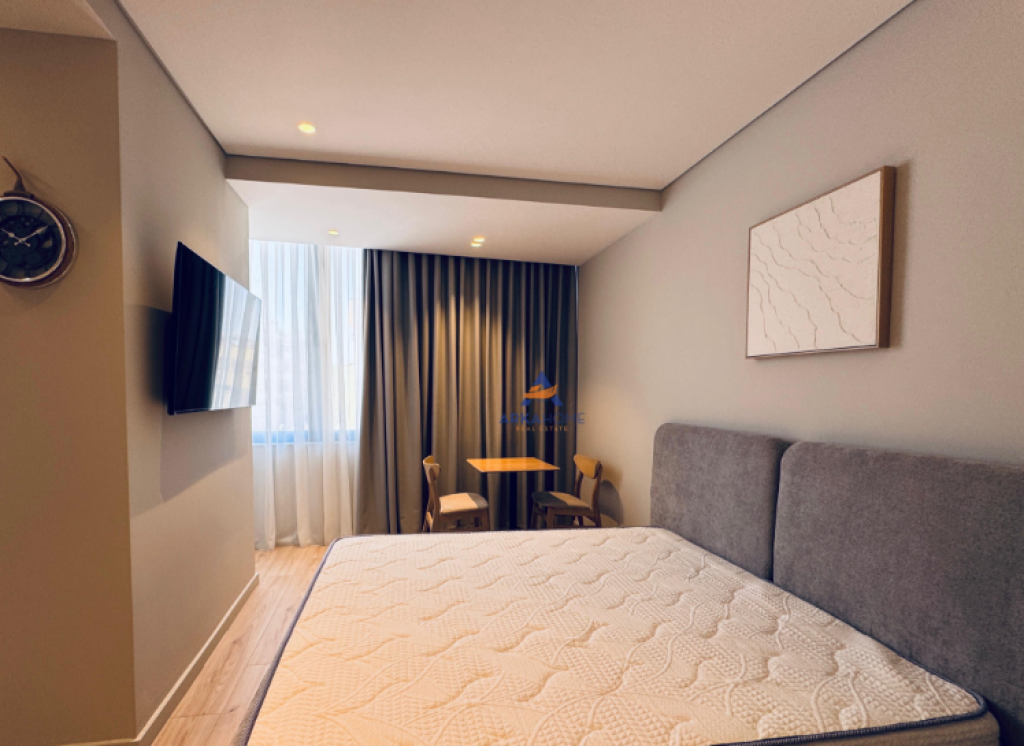 SHITEN 3 APARTAMENTE SË BASHKU 3+1+BALLKON “PAZARI I RI” 365.000 EURO.