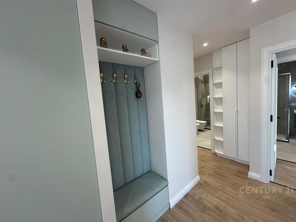 Affittasi super appartamento 2+1+2 bagni + veranda in Via Elbasan!