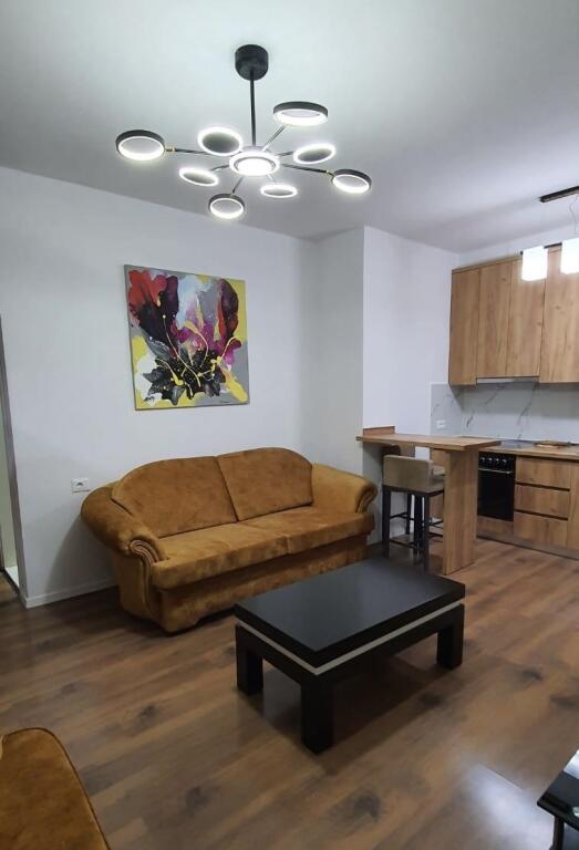 Jepet me qira apartament 1+1 TE AMERIKAN 2 Rruga E Dibres 45.000 leke