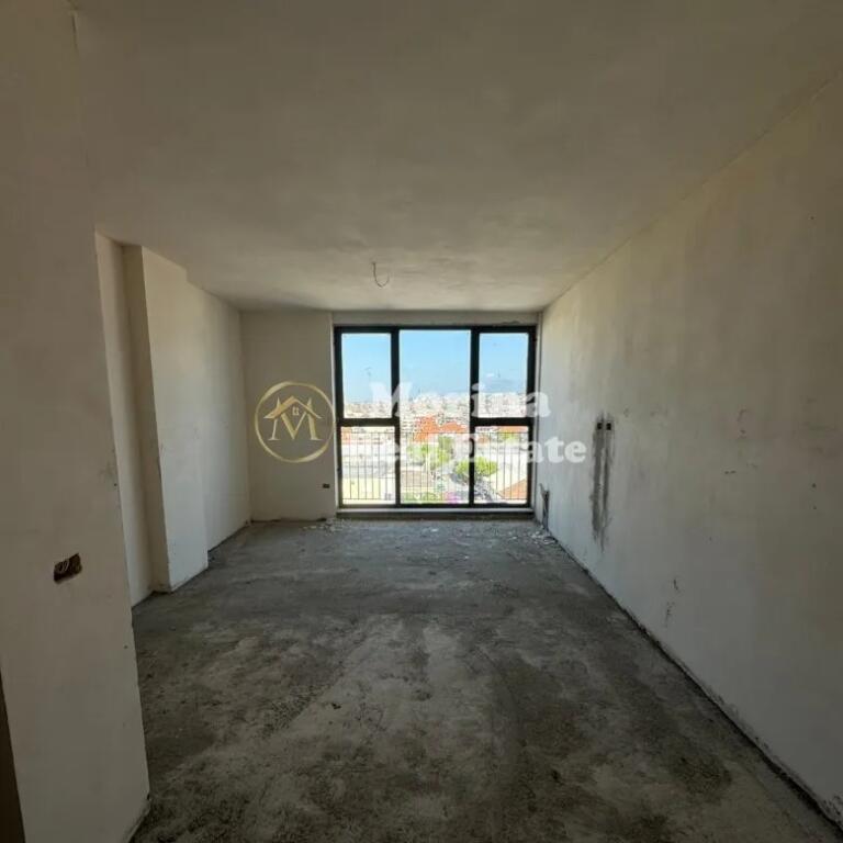 Shitet, Apartament 1+ 1, te Frigoriferi, Cmimi 120000 Euro