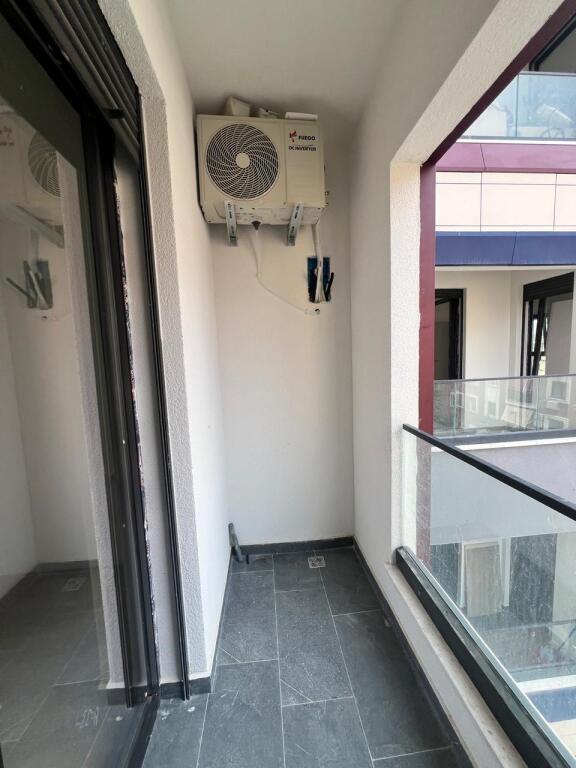 Shitet apartament 1+1, 55.4 m²tek Komuna e Parisit