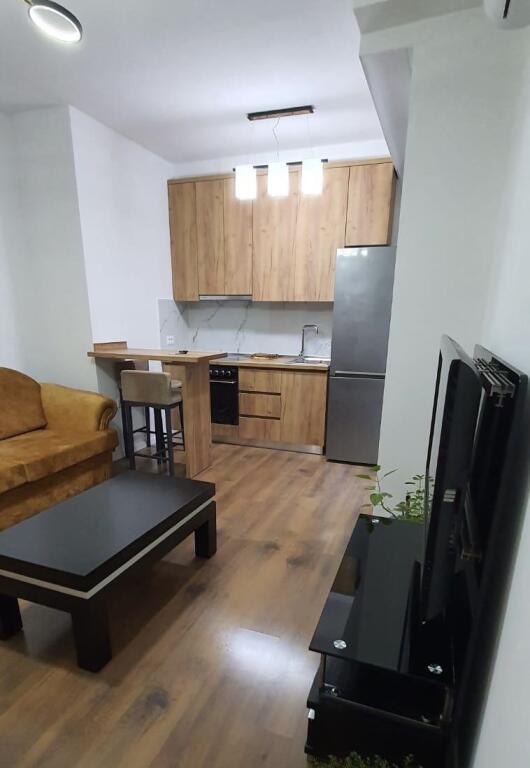 Jepet me qira apartament 1+1 TE AMERIKAN 2 Rruga E Dibres 45.000 leke
