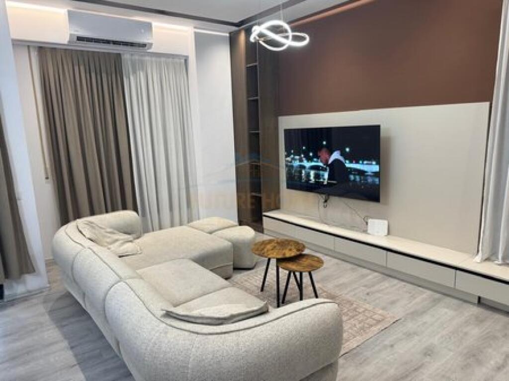 Qera, Apartament 2+1+2+2 Poste Parkimi, Ish Dogana, Tirane