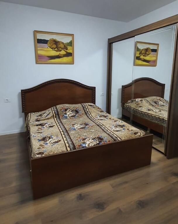 Jepet me qira apartament 1+1 TE AMERIKAN 2 Rruga E Dibres 45.000 leke