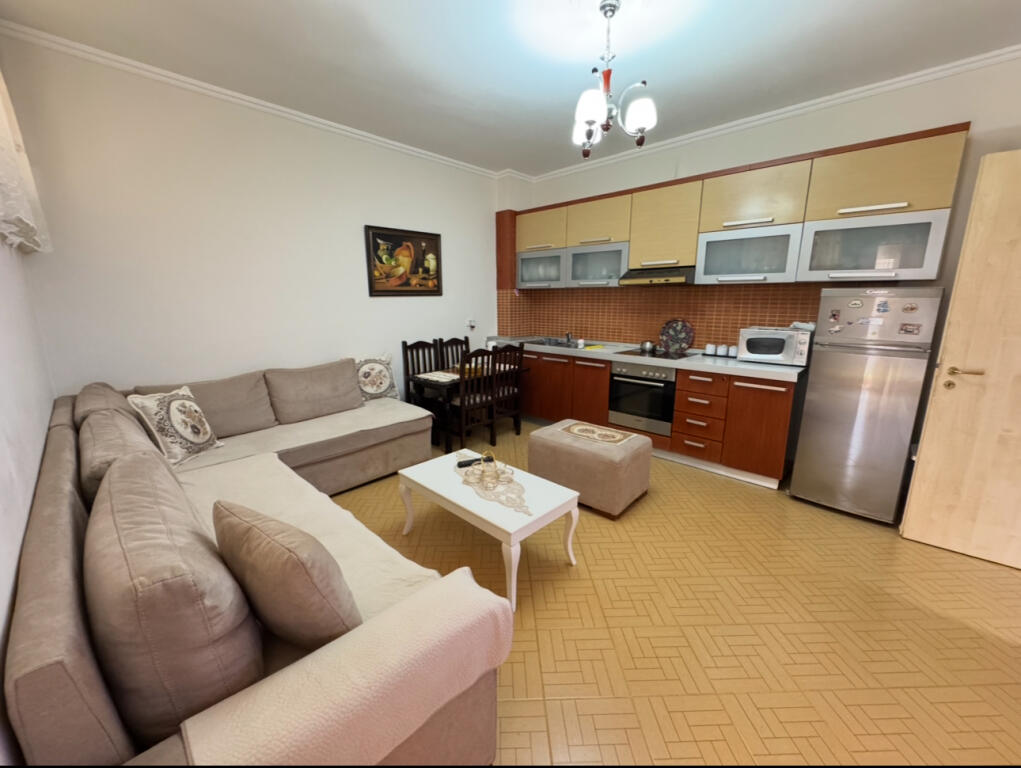 JEPET ME QIRA APARTMENT 2+1 NE ASTIR PRANE VILES L !!