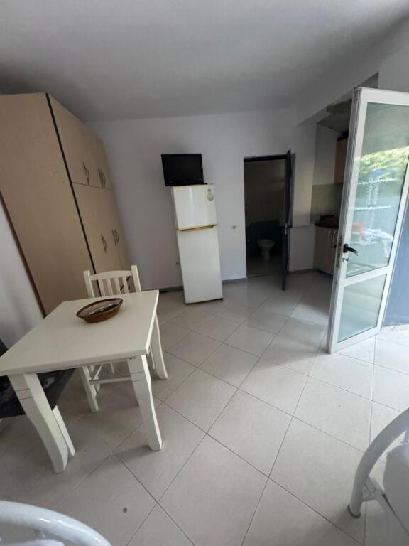 Via Durresit Monolocale in Affitto