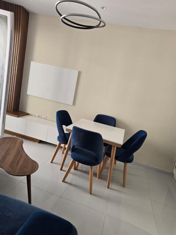 Jepet me qera Apartament 1+1, me siperfaqe 65m2.