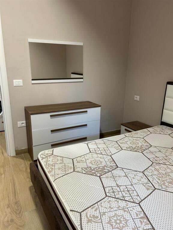 Apartament 1+1+parkim me qera ne Yzberisht (350 Euro)