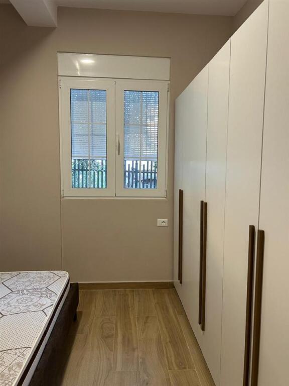 Apartament 1+1+parkim me qera ne Yzberisht (350 Euro)