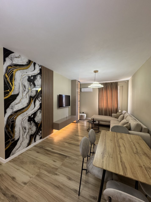 Jepet Me Qera Apartament 1+1+1 Ballkon