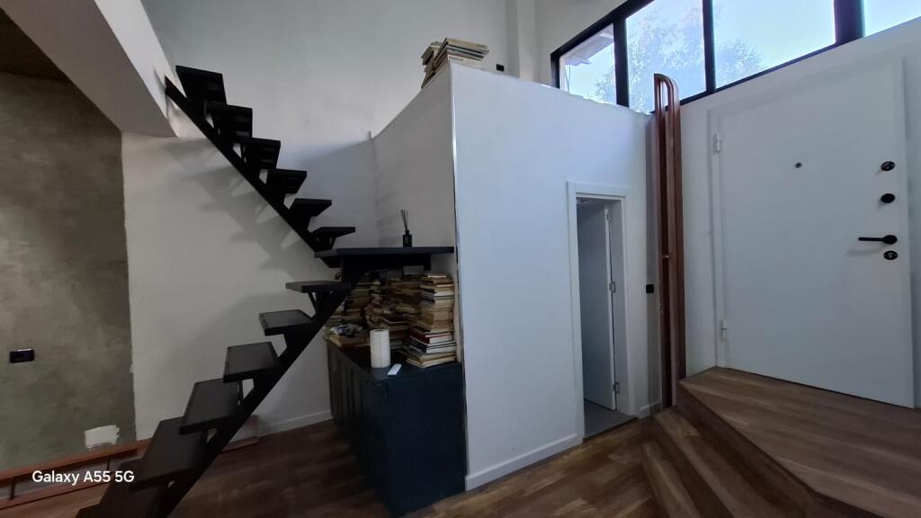 Office for rent in the Paris Commune area.