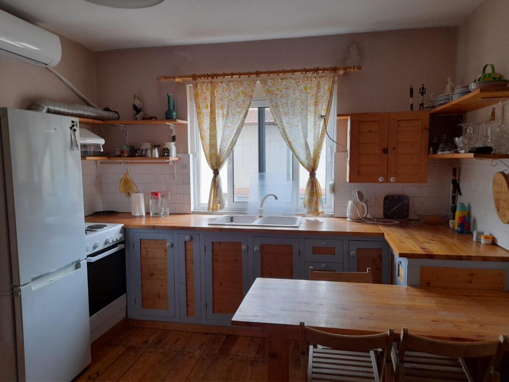 Casa in Affitto Vicino a KMY Laprake