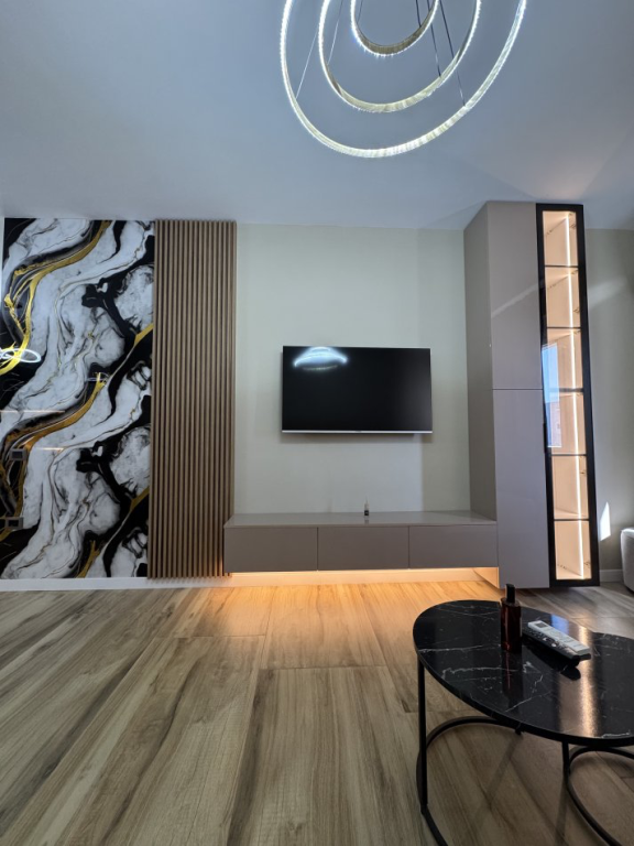 Jepet Me Qera Apartament 1+1+1 Ballkon