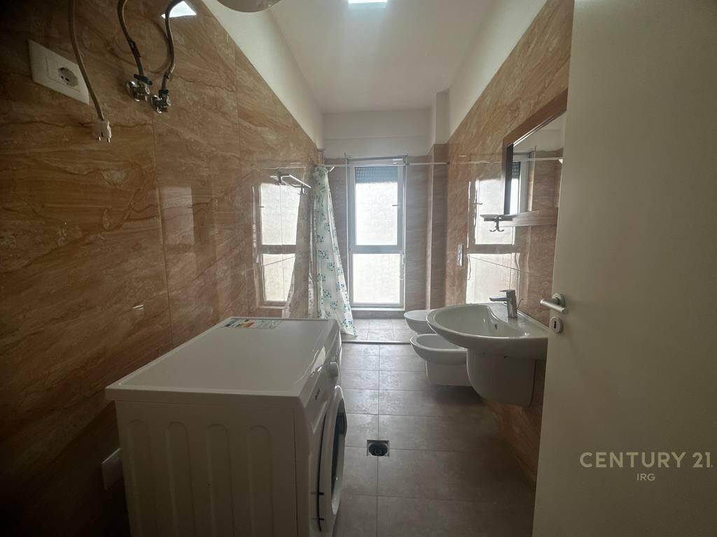 Apartament 2+1+2+Post Parkimi me qera ne zonen e Xhamllikut!