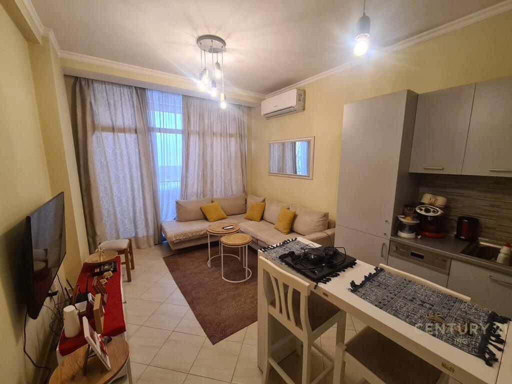 APARTMENT 1+1 NEAR THE PARIS MUNICIPALITY!