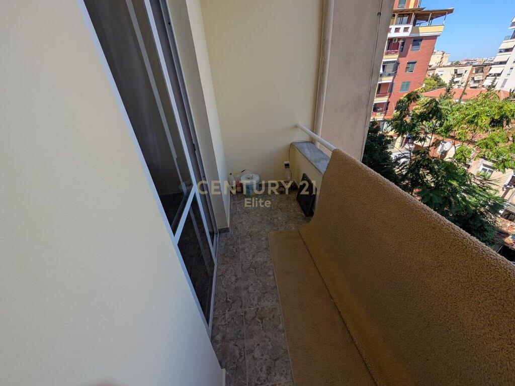 Apartment 2+1+2 for rent on Kavaja Street.