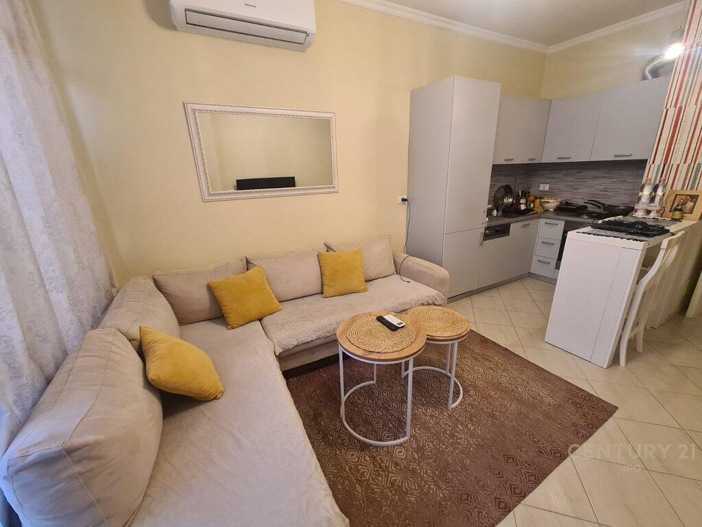 APARTMENT 1+1 NEAR THE PARIS MUNICIPALITY!