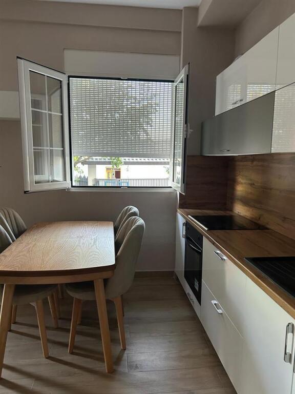 Apartament 1+1+parkim me qera ne Yzberisht (350 Euro)