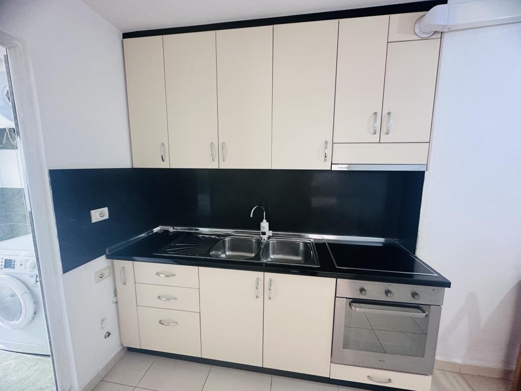 Jepet Me Qera Apartament 1+1+1 Ballkon