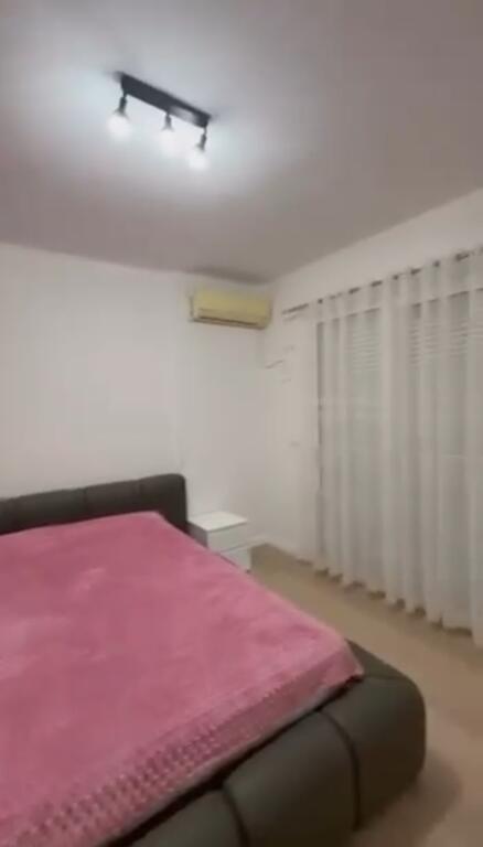 Jepen me qera  apartament  1+1 (Kompleksi Mateo)Kopshti  zologjik  
