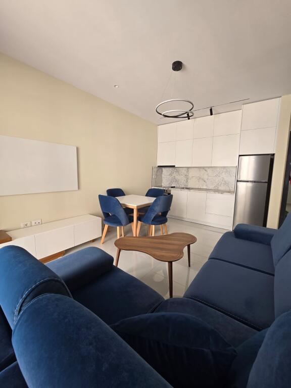 Jepet me qera Apartament 1+1, me siperfaqe 65m2.