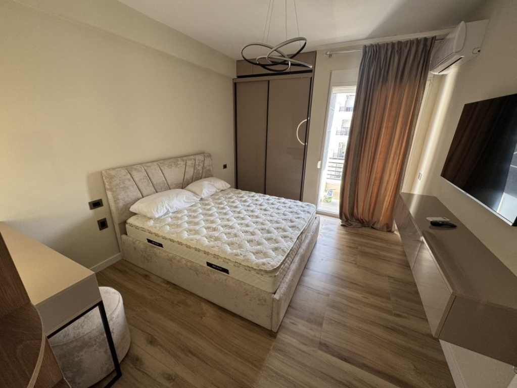 Jepet Me Qera Apartament 1+1+1 Ballkon