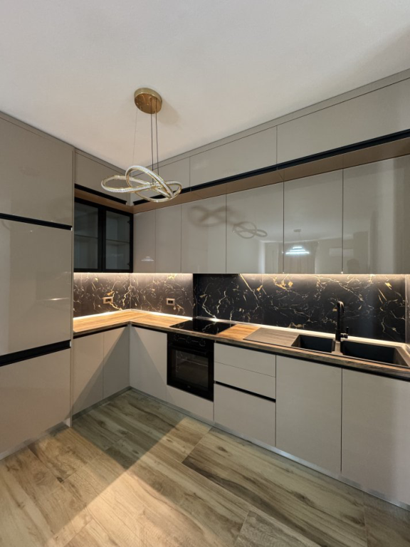 Jepet Me Qera Apartament 1+1+1 Ballkon