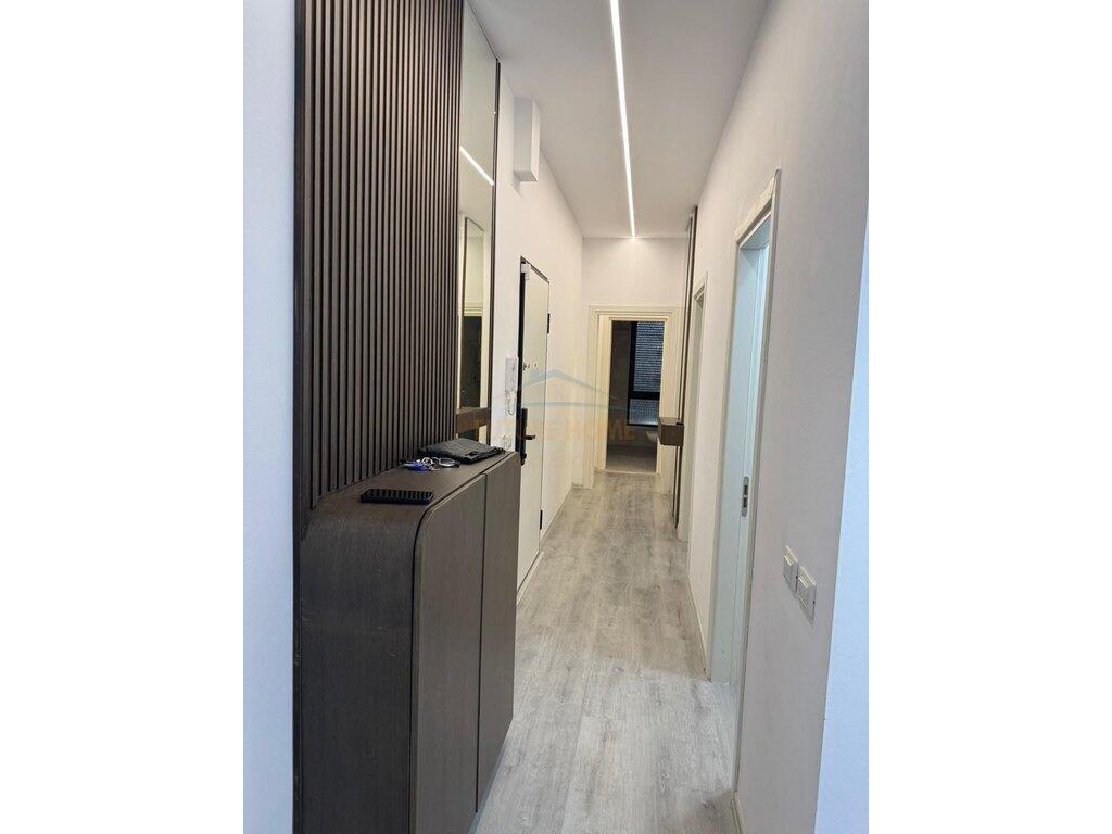 Qera, Apartament 2+1+2+2 Poste Parkimi, Ish Dogana, Tirane