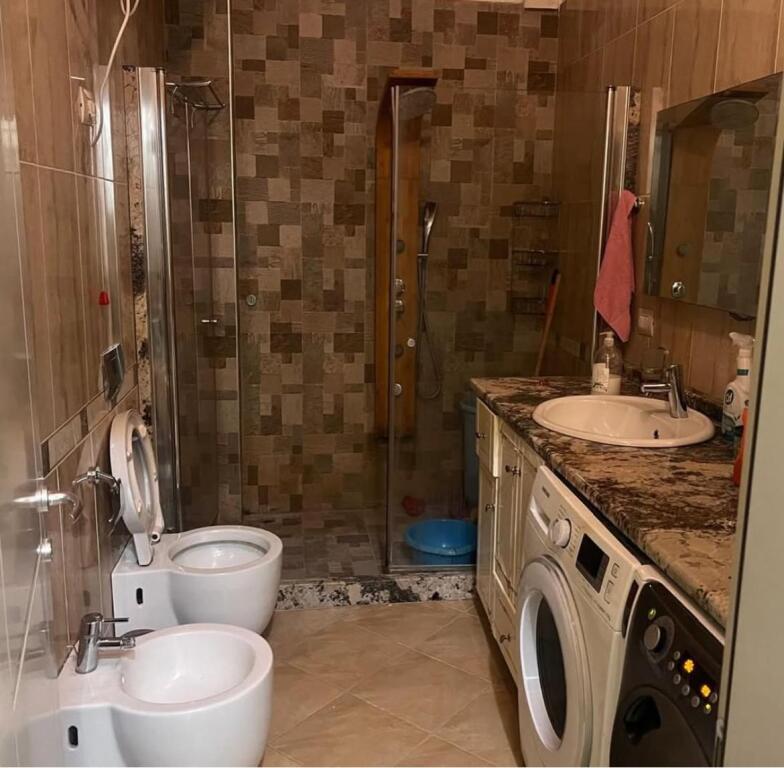Jap me qera apartament 2+ 1 + garazhd Durres