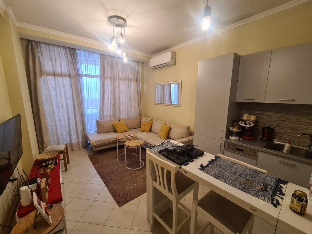 APARTMENT 1+1 NEAR THE PARIS MUNICIPALITY!