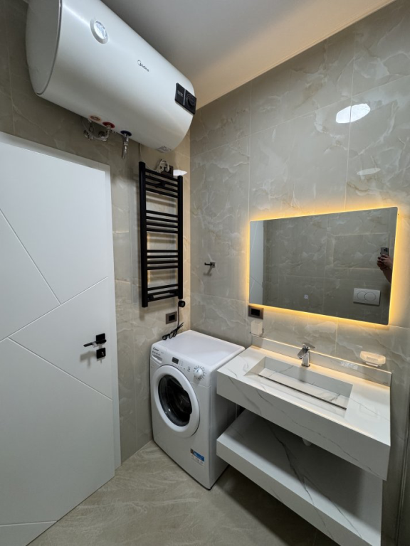 Jepet Me Qera Apartament 1+1+1 Ballkon
