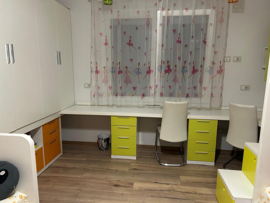 Jap me qera apartament 2+ 1 + garazhd Durres
