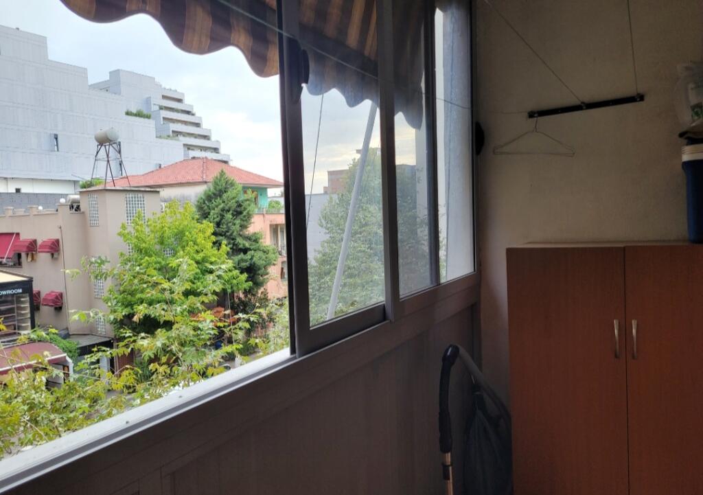 Shitet  apartament  1+1 Ruga 5 maji prane qendres Emerald