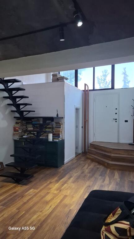 Office for rent in the Paris Commune area.