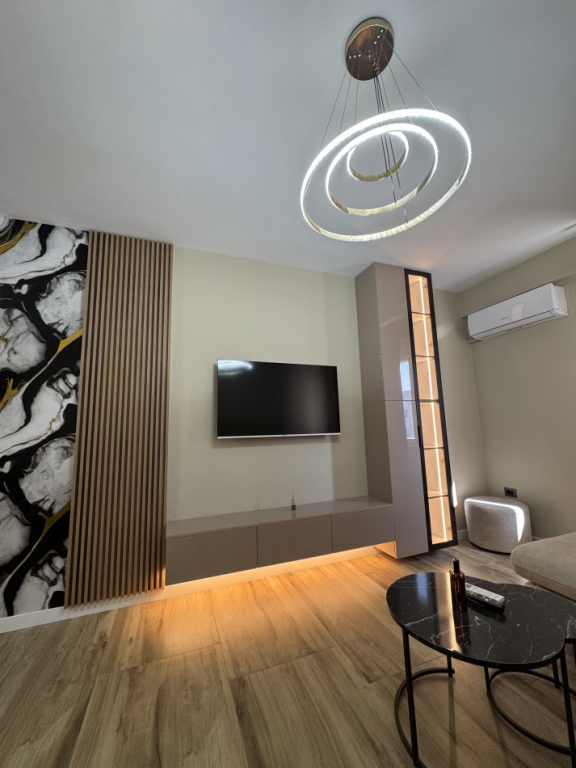 Jepet Me Qera Apartament 1+1+1 Ballkon