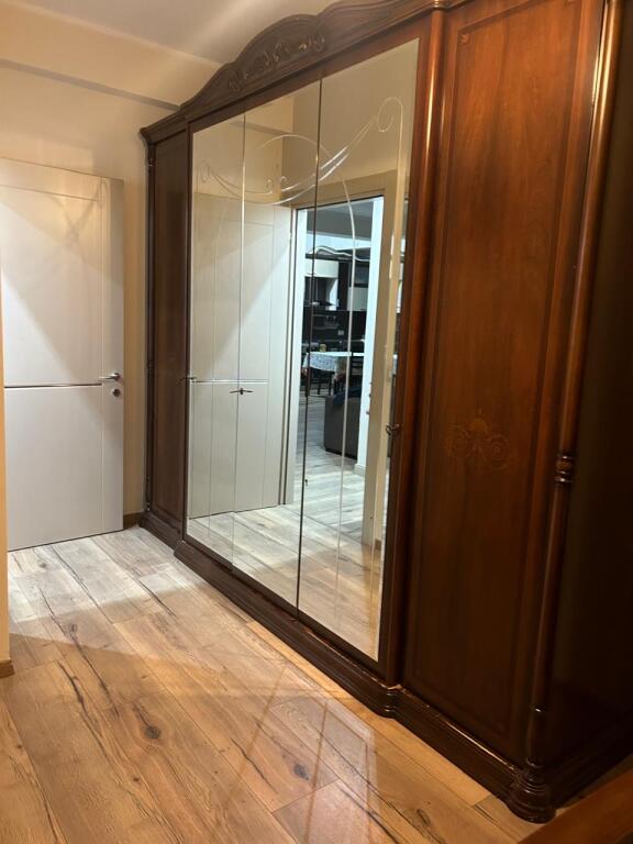 Jap me qera apartament 2+ 1 + garazhd Durres