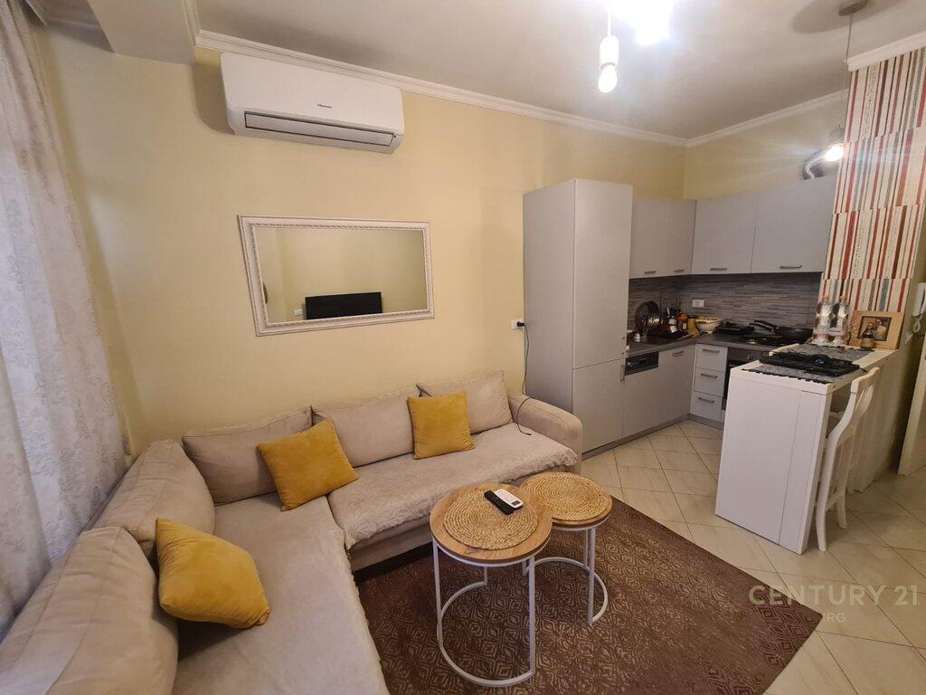 APARTMENT 1+1 NEAR THE PARIS MUNICIPALITY!