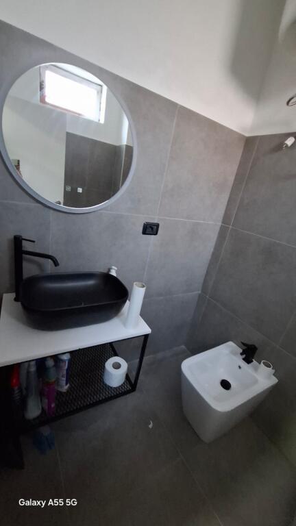 Office for rent in the Paris Commune area.