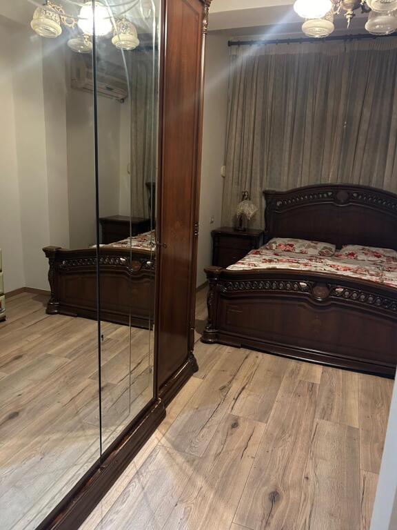 Jap me qera apartament 2+ 1 + garazhd Durres