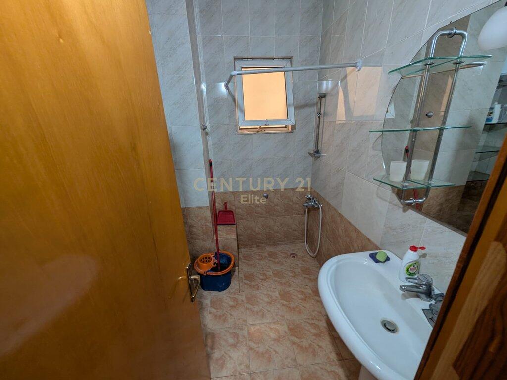 Apartment 2+1+2 for rent on Kavaja Street.