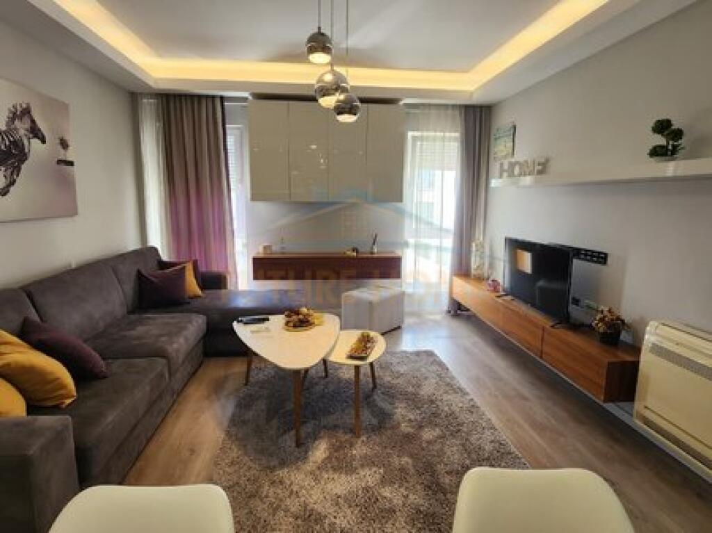 Affitto, Appartamento 2+1, Complesso Kontakt, Tirana