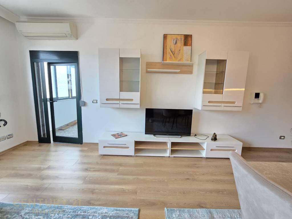 Apartment 2+1+2 for Rent near Shallvaret Palaces- 1150 € Gross