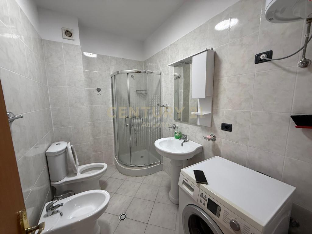 Apartament 1+1 me Qira në Plazh Hekurudha, Durrës – 550€/muaj | 52 m² | Pamje Ballore nga Deti