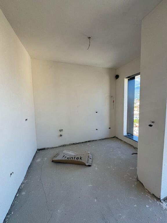 💥OKAZION.💥 SHITET SUPER APARTAMENT 1+1 PRANE TREGUT ELEKTRIK 118.700 EURO