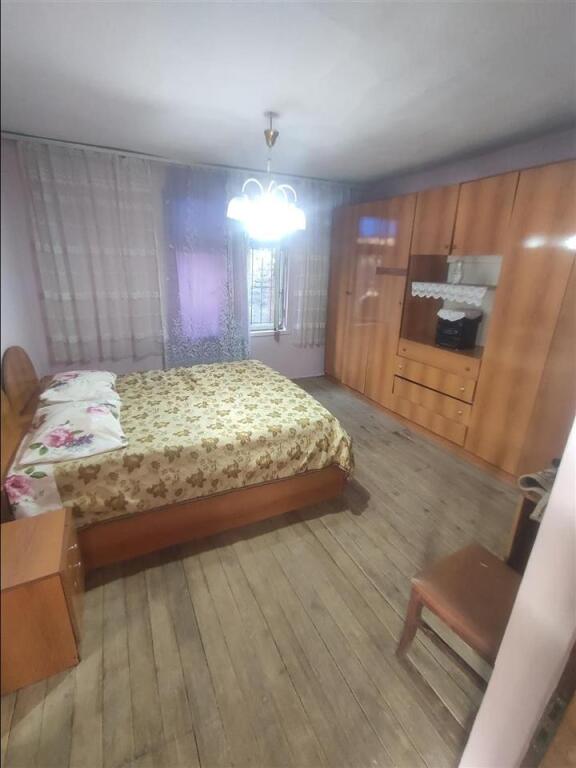 Jepet me qera shtepi private- 📍 Statcioni trenit